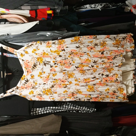 Torrid ivory floral challis mini dress - Picture 2 of 6